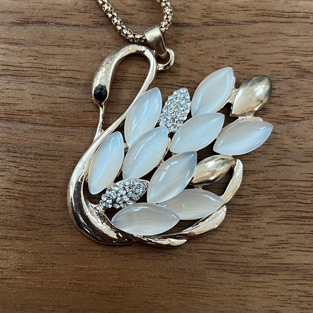 VINTAGE Swan Pendant and Chain Gold Tone Metal Plastic Rhinestone Feathers Retro